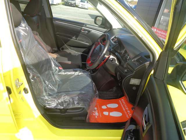 購入後のアフターサービスといたしましてオイル交換無料のサービスが受けられます（条件があります担当者まで）！！