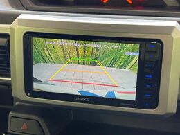 【バックカメラ】駐車時に後方がリアルタイム映像で確認できます。大型商業施設や立体駐車場での駐車時や、夜間のバック時に大活躍！運転スキルに関わらず、今や必須となった装備のひとつです！