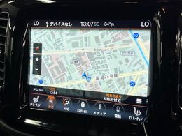 ●純正ナビ:一体感のあるナビは、高級感ある車内を演出してくれます。オーディオ機能も充実しておりますので、運転もより楽しめます♪