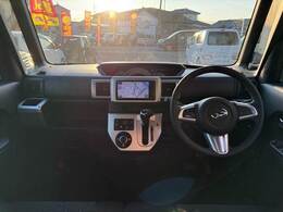 今の軽自動車は室内のスペースを広くとって作られています。このくらいのスペースがあれば運転もノンストレスではないでしょうか♪