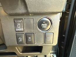 運転席のスイッチ周りになります！