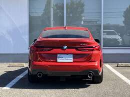 安心のネットワーク。全国187箇所（2025年2月現在）のBMW正規ディーラーのサービスセンターで整備・保証修理を受けることができます。