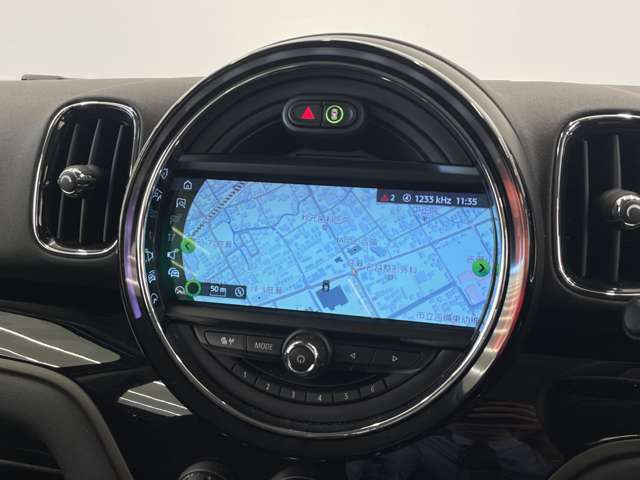 安心してカーライフを始めていただく事ができるよう、納車前にディーラー整備工場もしくは熟練メカニックが在籍する整備工場にて点検を行ない、必要な整備を実施致します。