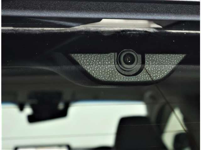 リヤ用ドライブレコーダー装備！これがあれば、相手方が危険運転をしてきた場合などでも客観的に証明でき、事故や事件の直接的な証拠の確保にも生り得ます。