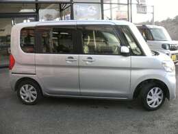 雪道・悪路安心の4WDです☆