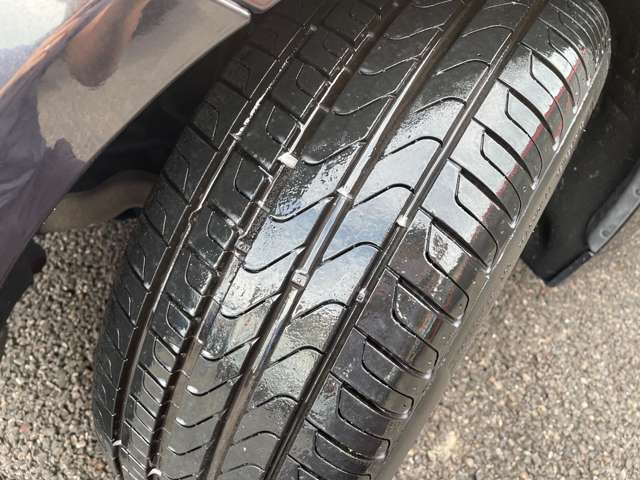 タイヤの溝もしっかりと残っておりますので、ご納車後すぐの履き替えの心配もございません♪サマータイヤやスタッドレスタイヤに関しましてもお気軽にご相談下さいませ♪