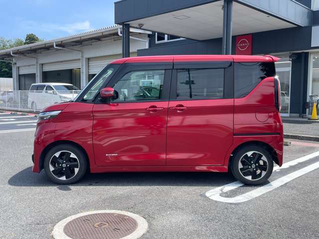 両側電動スライドドア　運転席スイッチやリモコン操作　ドアノブで開閉できます！ハンズフリー機能付き！