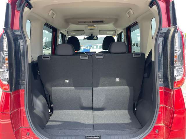 バックドアが大きく開くので荷物の積み下ろしが楽にできます！
