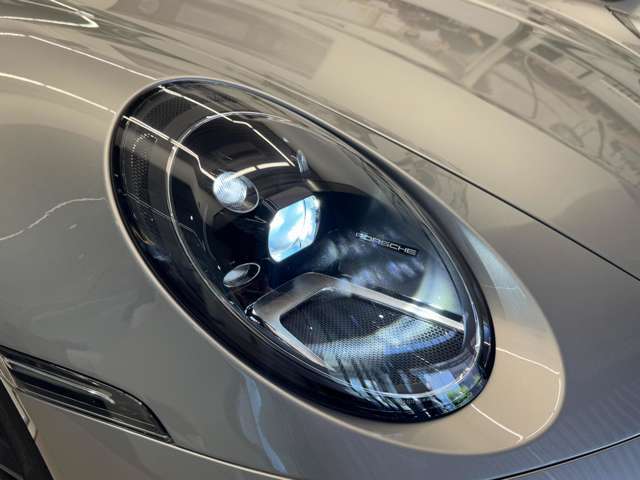 LEDヘッドライト 、PDLS Plusを含む(オプション装備)