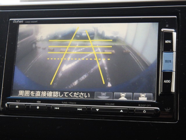 ◆◆バックカメラの画像です。ガイドラインがスムースな車庫入れをサポートいたします！車庫入れの安心感がアップしますね☆