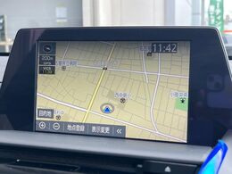 【メーカー純正ナビ】インテリアに溶け込むスタイリッシュな「専用設計」メーカーナビを装備♪視認性や操作性など基本性能にも優れ、より上質なカーライフをお楽しみいただけます。