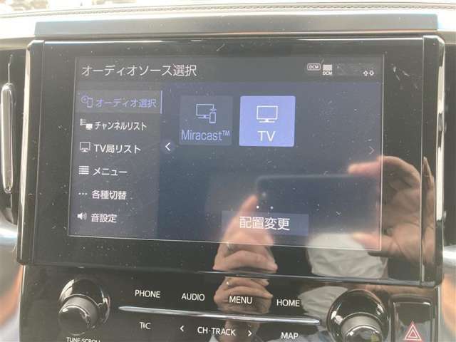 純正ナビを装備。タッチパネル式で使いやすく、お出かけもラクラクです。