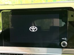 【ディスプレイオーディオ】視認性が高いディスプレイオーディオを装備♪操作性も良好で直感的なソース選択が可能です。