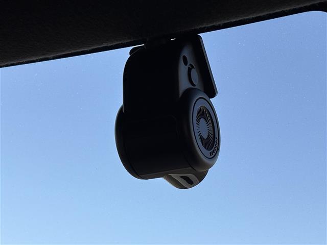 気になる車はすぐにお問い合わせください！右のカーセンサー専用無料ダイヤルから、専門スタッフがお車のご質問にお答えいたします！