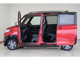 両側電動スライドドア