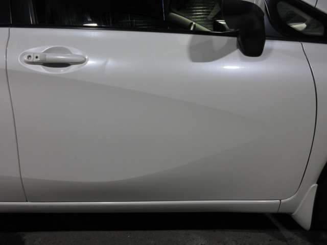 オンライン相談　スマホのカメラで車の細部をみながらのオンライン商談、ご来店なしでの契約、ローンの審査もかんたんです。