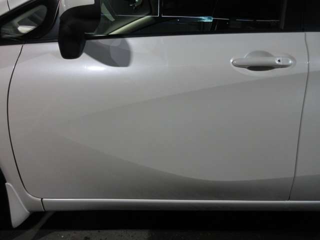 オンライン相談　スマホのカメラで車の細部をみながらのオンライン商談、ご来店なしでの契約、ローンの審査もかんたんです。