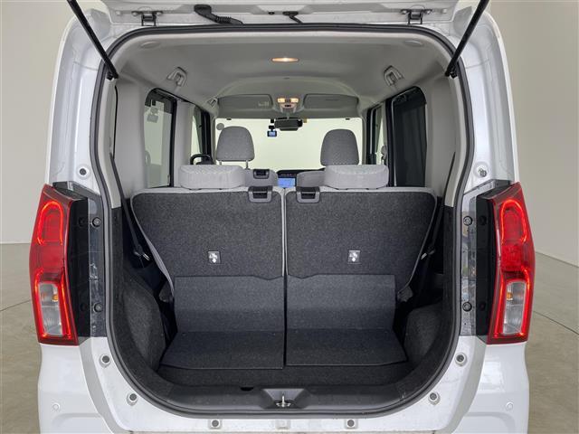 【トランク】積み込みやすくて、たっぷり積める荷室です。シートアレンジできるものは、乗車人数と荷物の量や大きさによってシートを動かすことができるので、より快適なドライブが可能です！