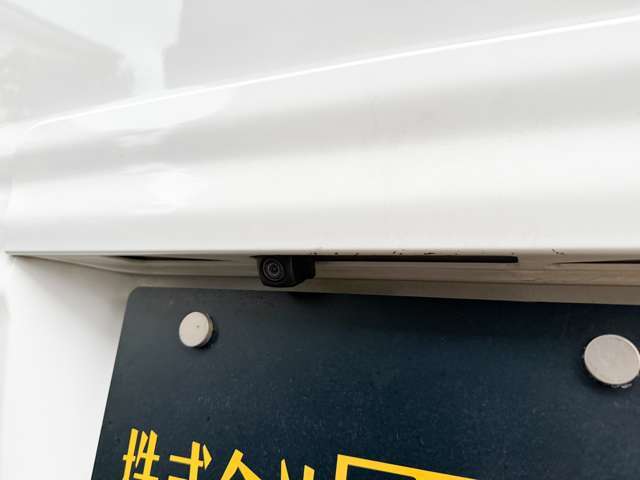 自動車でお越しになる場合は　ナビで　神奈川県厚木市岡田4-21-1　を検索　オシャレなブラックのコンテナが4棟並んでいる新築のガレージになります。シャッターもありますのでセキュリティーもバッチリです。