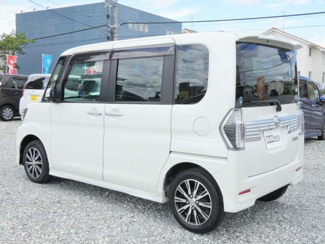 最短3日でご納車可能です！お車についてのご質問やお見積りのご依頼、ご購入にあたってのご相談などお気軽に当店スタッフへお問い合わせ下さい！