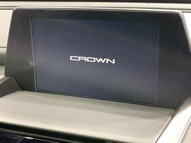 【メーカー純正ナビ】インテリアに溶け込むスタイリッシュな「専用設計」メーカーナビを装備♪視認性や操作性など基本性能にも優れ、より上質なカーライフをお楽しみいただけます。