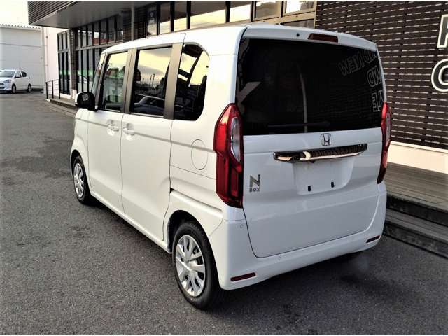 【届出済未使用車の得する価格】大量仕入れにより車両価格が割安な上重量税は払い込み済みで、登録月によっては取得税もかかりません。
