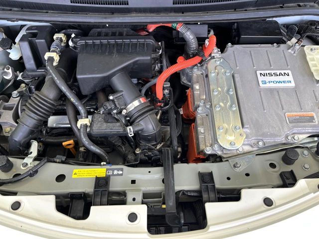 親切・丁寧な専門メカニックスタッフが応対！・車検・点検整備・事故等の修理などアフターサービスも安心。お車のカスタマイズもネクステージのサービススタッフまでご相談ください！