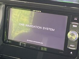 【ナビゲーション】目的地までしっかり案内してくれる使いやすいナビ。Bluetooth接続すればお持ちのスマホやMP3プレイヤーの音楽を再生可能！毎日の運転がさらに楽しくなります！！