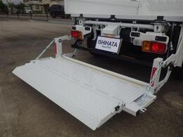 このようにリヤアオリに荷物を載せて上下できます！