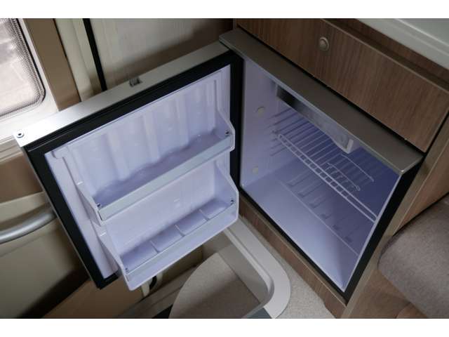 冷蔵庫は65Lになっております。