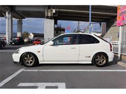 お車は見られなくても購入はできますが、現状でのお渡しをご理解できる方と致します。後付け部やパーツなど保証は一切ございません。気になる場合は動作確認してきますのでお電話でご質問下さい。動画も送れます。