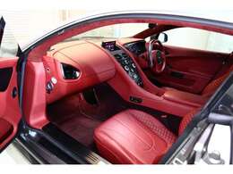 赤色のアワーグラスキルティングシートがとても綺麗です