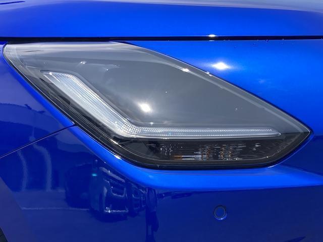 大きく明るいヘッドランプで夜間走行も安心です