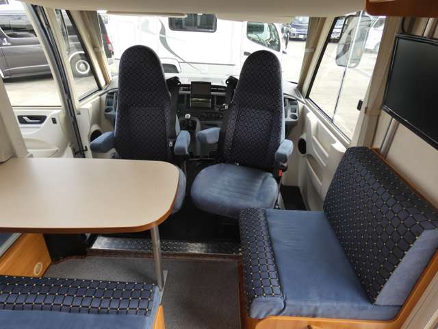 ☆お問い合わせ先☆キャンピングカー専門店☆　岐阜県安八郡安八町東結1405　　　　TEL　0584-62-1155　　　　メールアドレス　gifu1＠fujicars.jp