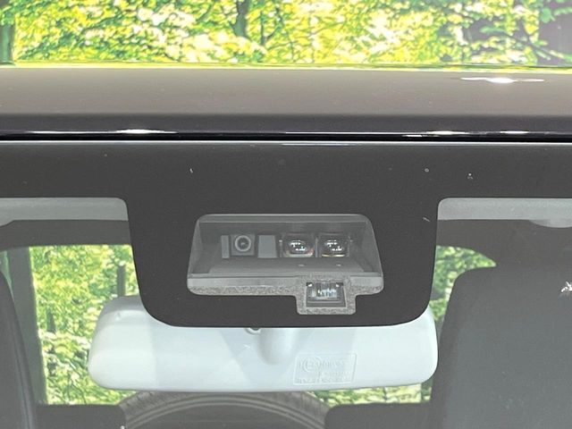 【スズキ　セーフティサポート】走行中に前方の車両等を認識し、衝突しそうな時は警報とブレーキで衝突回避と被害軽減をアシスト。より安全にドライブをお楽しみいただけます。