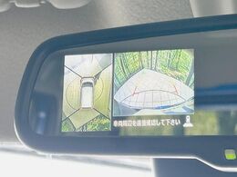 【マルチアラウンドモニター】専用のカメラにより、上から見下ろしたような視点で360度クルマの周囲を確認することができます☆死角部分も確認しやすく、狭い場所での切り返しや駐車もスムーズに行えます。