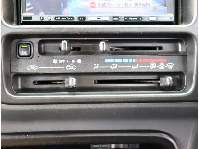 ご来店いただければ軽自動車からスポーツカー、1ボックスやセダンや輸入車などパソコンひとつで800台すべての在庫をご覧いただくことができます！