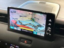 【バックカメラ】駐車時に後方がリアルタイム映像で確認できます。大型商業施設や立体駐車場での駐車時や、夜間のバック時に大活躍！運転スキルに関わらず、今や必須となった装備のひとつです！