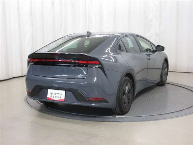 ハイマウントストップランプ採用で、後続車に対して自車の存在をアピールしてくれます！