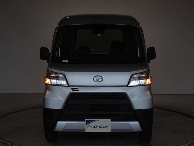 夜間のライティングを表現してみました。ヘッドランプはLED、省エネで明るいですよ。