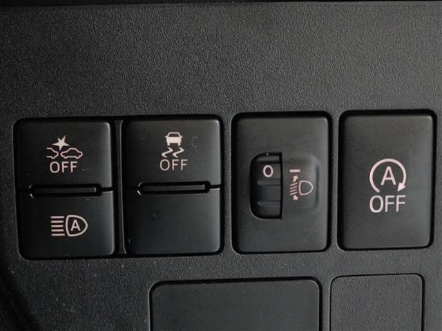 ダイハツの衝突被害軽減ブレーキ「スマートアシスト」を搭載しています。