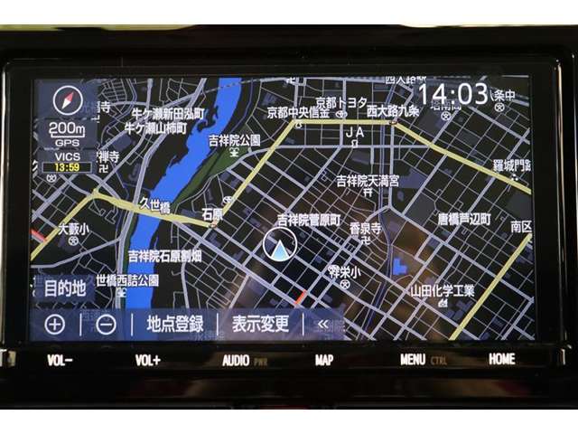 純正9インチSDナビ。CD・DVD・SD・高画質で鮮明な映像が楽しめるフルセグTV対応です。ナビ連動のETCを搭載しています。利用日や料金の確認がモニターで出来て便利ですよ。