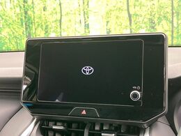 【ディスプレイオーディオ】お持ちのスマホやMP3プレイヤーとの無線接続で音楽再生が可能！コードで繋ぐわずらわしさも無く、手軽にお気に入りの音楽を楽しめます。