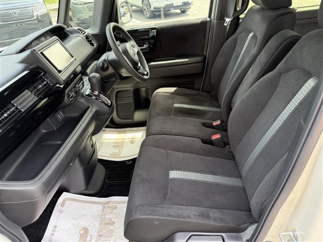 中古車にもボディーコーティング施工できます。一度ボディを磨いてから施工しますので、光沢のある綺麗な状態でお乗りいただけます。お気軽にご相談下さい。