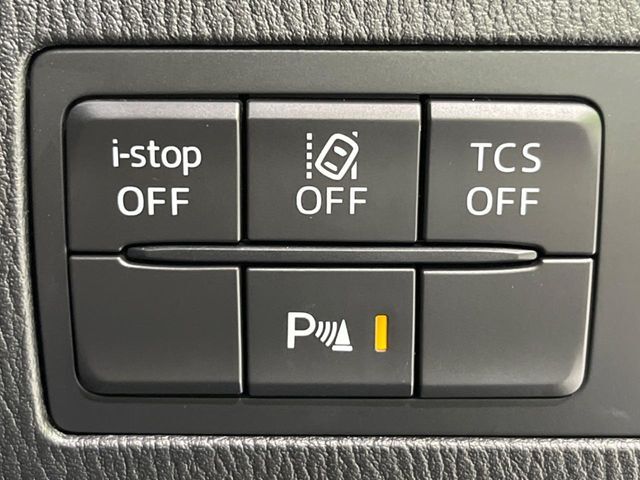 【i-ACTIVESENSE】走行中に前方の車両等を認識し、衝突しそうな時は警報とブレーキで衝突回避と被害軽減をアシスト。より安全にドライブをお楽しみいただけます。
