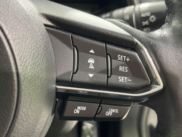 【マツダ・レーダークルーズコントロール】高速道路での長距離走行が楽に！自動で速度を保つクルーズコントロールが、衝突軽減システムと連携し、前方の車両を感知して車間を保つように速度調節してくれます！！