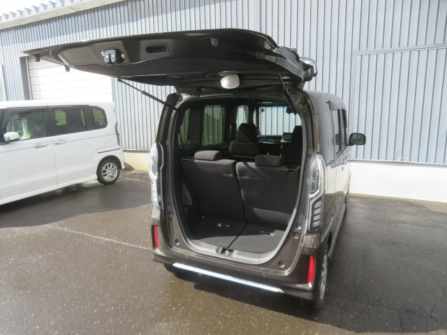 ■荷室■開口口が広く荷物の積み下ろしが楽々できます☆