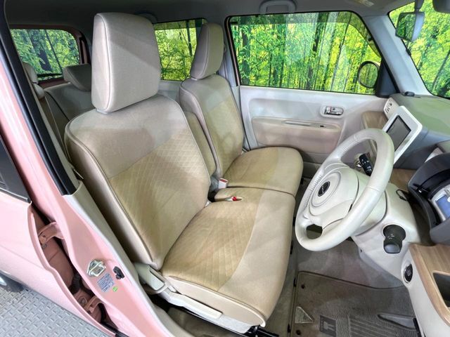 運転席シート廻りは使用感も少なく、良好な状態となっています。丁寧に使われていたことがよくわかりますね。
