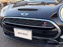 クーパーSの象徴ボンネットダクトがスポーティー感を演出！