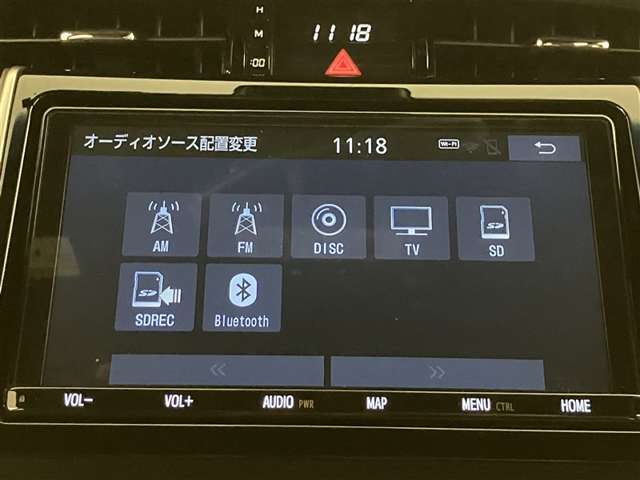 【ナビゲーション】いまや必須装備のナビゲーションを搭載！知らない場所でも目的地までしっかり案内してくれます。オーディオ機能も充実！キャンプや旅行はもちろん通勤や普段のドライブも楽しめます！